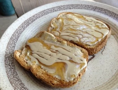 Τι θα συμβεί αν τρώτε μία κουταλιά ταχίνι με μέλι την ημέρα;